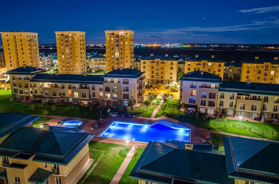 Luxury Apartment With Pool In North Bucharest Cretuleasca 外观 照片